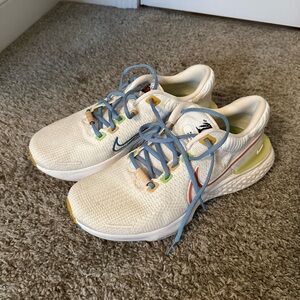 Nike ZoomX Invincible Run 2 White Sneakers